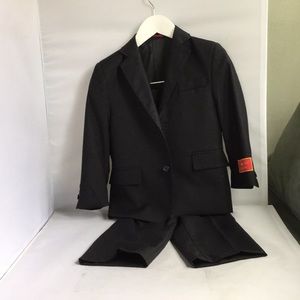 Boys Suit 4 NEW